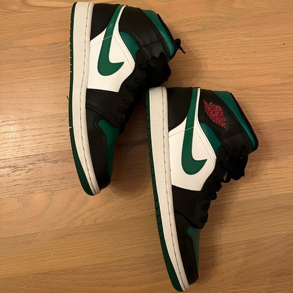 Jordan 1 Pine Green - Picture 6 of 7